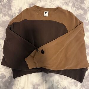 Nike Women’s Color Clash Brown Crewneck Fleece Sweatshirt